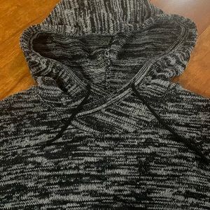 Black / White hooded sweater